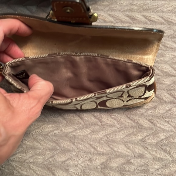 Coach wristlet - Picture 3 of 3